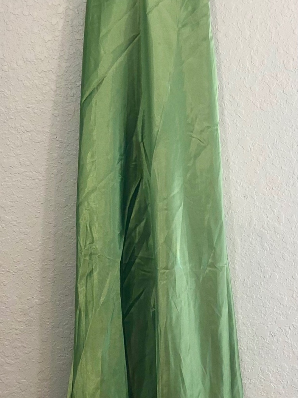 NWT David’s Bridal Celery Green Charmeuse Emperor Waist Dress New